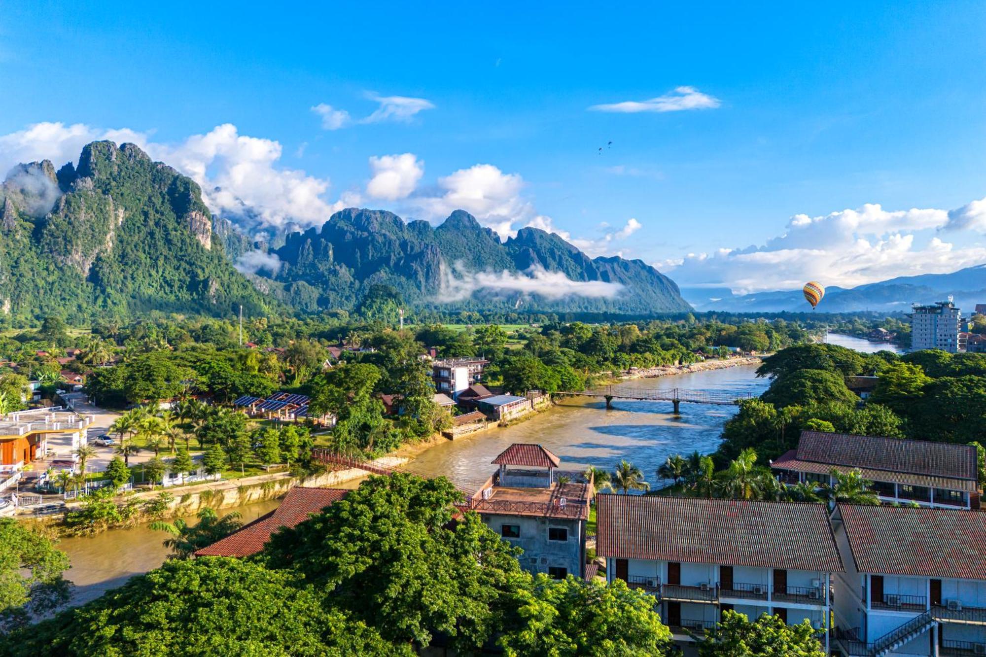 Lisha The Grand Riverside Hotel Vang Vieng Zewnętrze zdjęcie